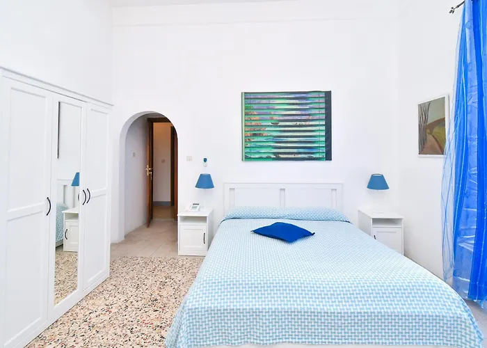 Panoramica - Ponte 3* イスキア島