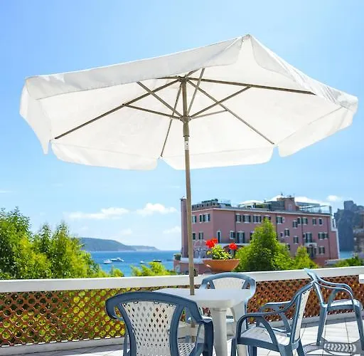 Panoramica - Ponte 3* イスキア島